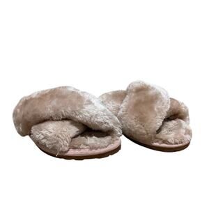 Crazy Lady Womens Size 7/8 Pale Pink Fuzzy Plush Memory Foam Cross Band Slippers
